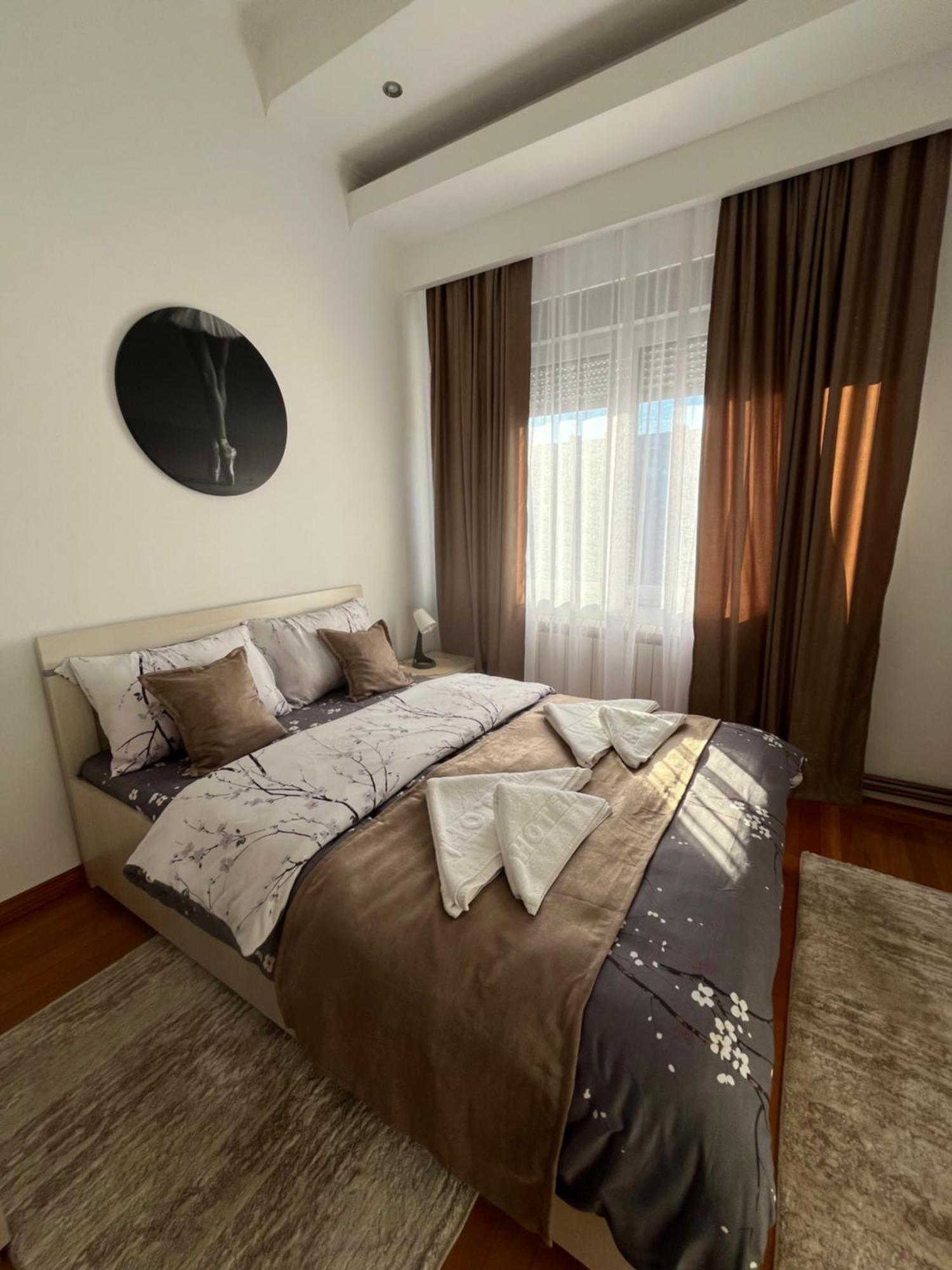 Airport Sky Apartments Lux II Belgrado Exterior foto